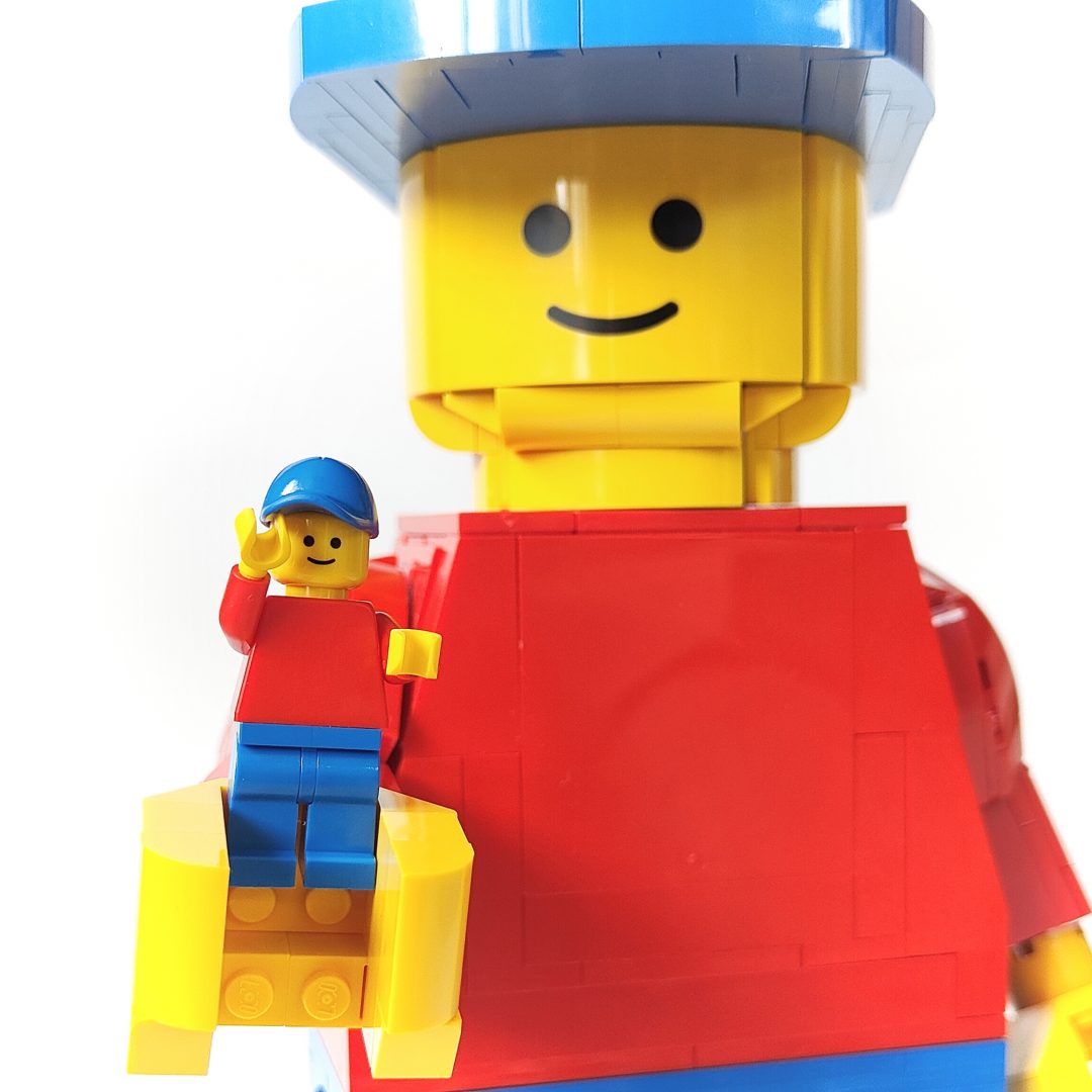 LEGO Scaled-Up LEGO Minifigure (40649) Review9