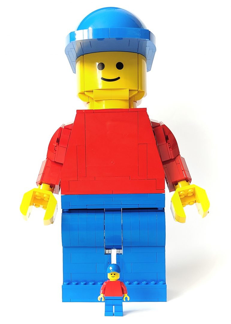 LEGO Scaled-Up LEGO Minifigure (40649) Review10