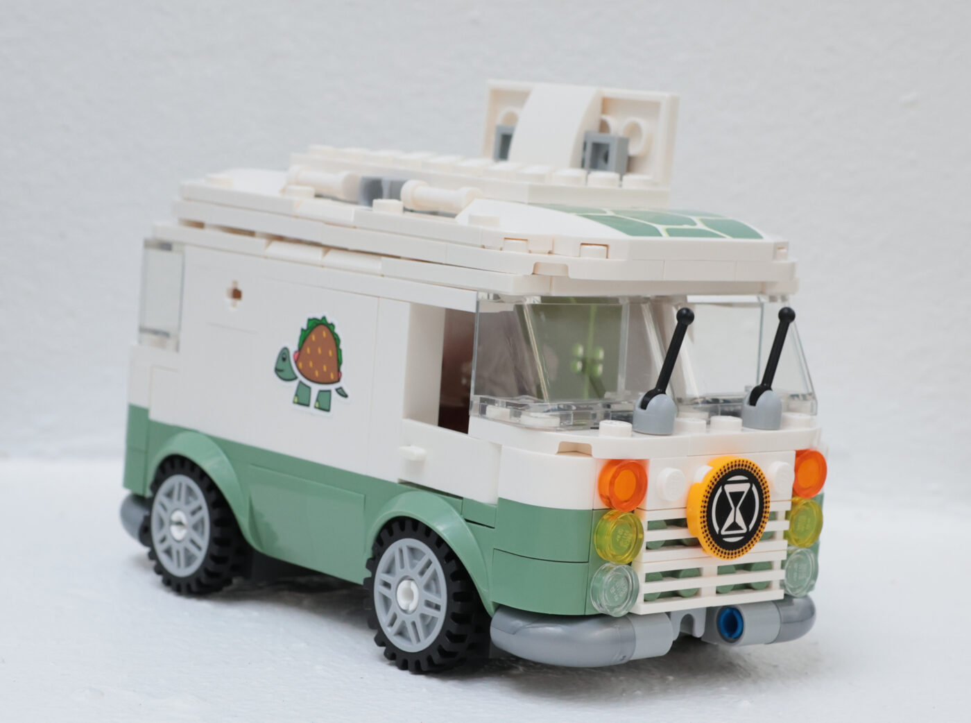 Review: LEGO 71456 Mrs. Castillo’s Turtle Van43