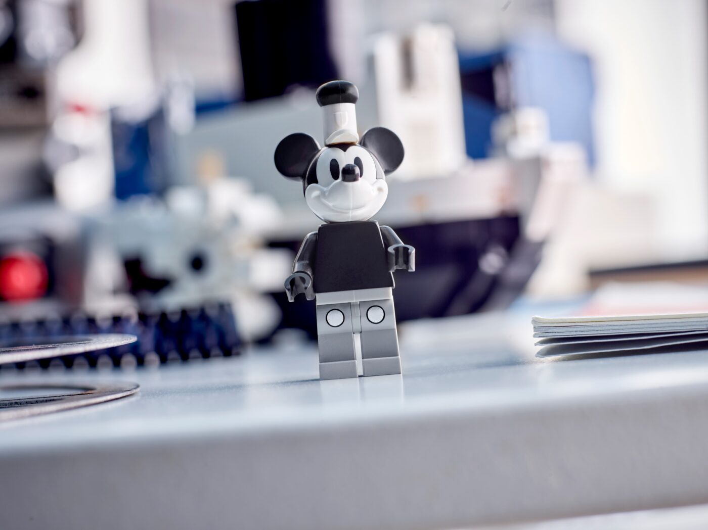 LEGO 40659 Mini Steamboat Willie GWP revealed to have mechanical functions!13