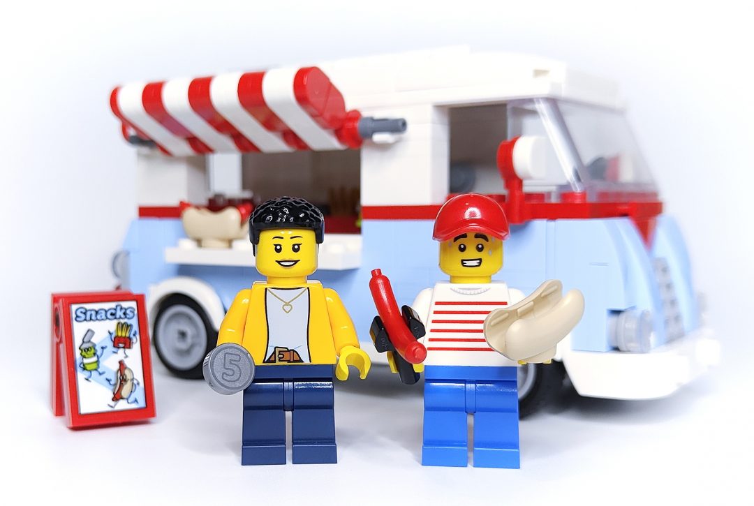 LEGO Icons Retro Food Truck (40681) Review6