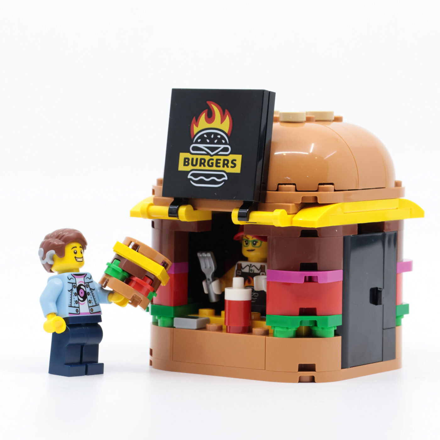 Review: LEGO 60404 Burger Truck13
