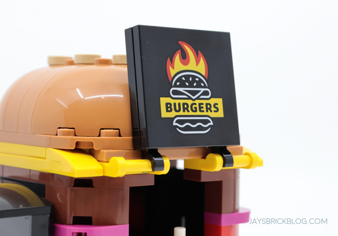 Review: LEGO 60404 Burger Truck14