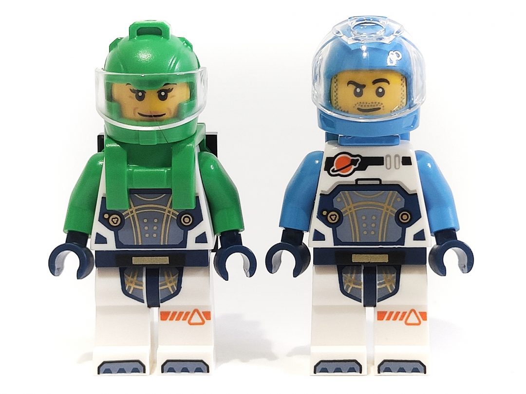 LEGO City Space Explorer Rover And Alien Life (60431) Review7