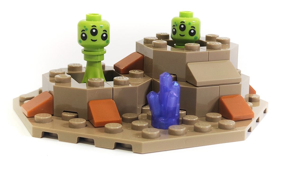 LEGO City Space Explorer Rover And Alien Life (60431) Review3